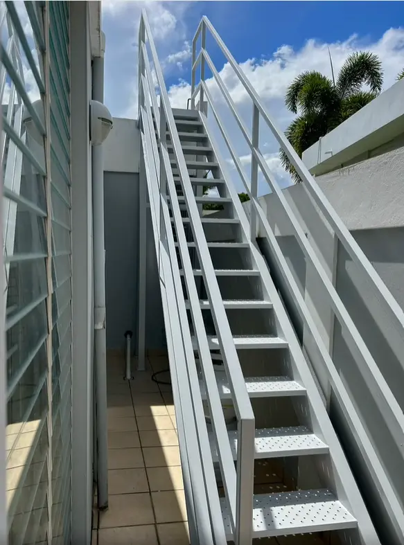 Escaleras en Metal 2